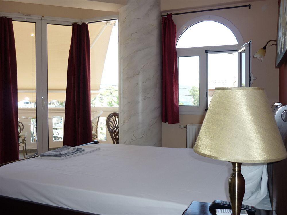Palatino Hotell Loutrá Edipsoú Eksteriør bilde