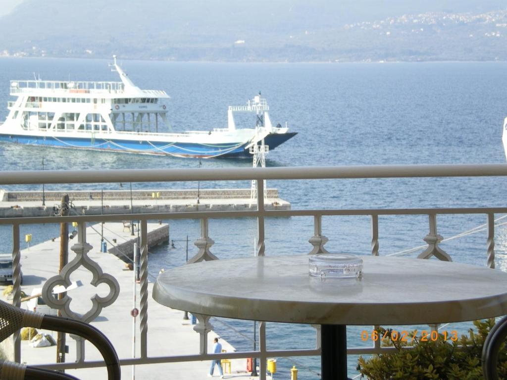 Palatino Hotell Loutrá Edipsoú Eksteriør bilde
